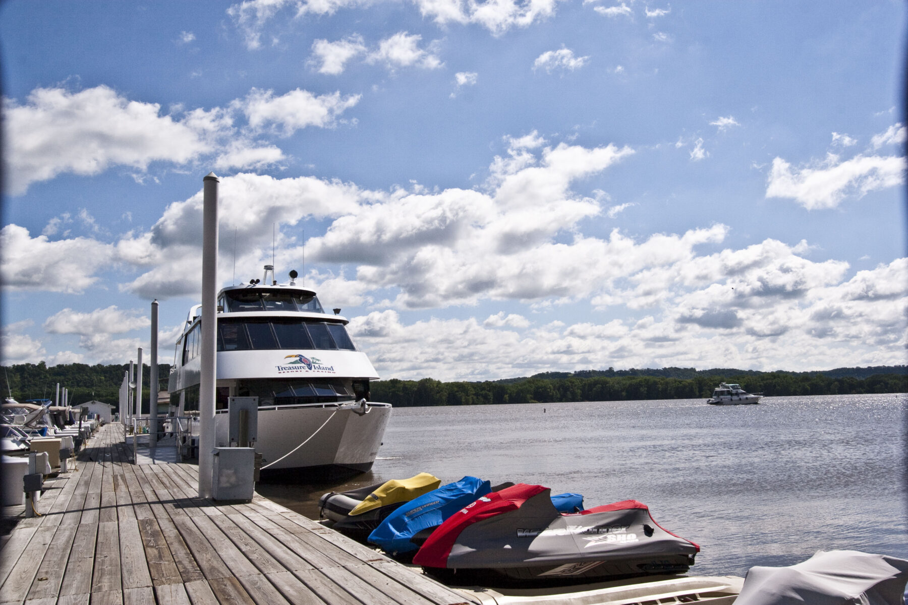 Marina 40