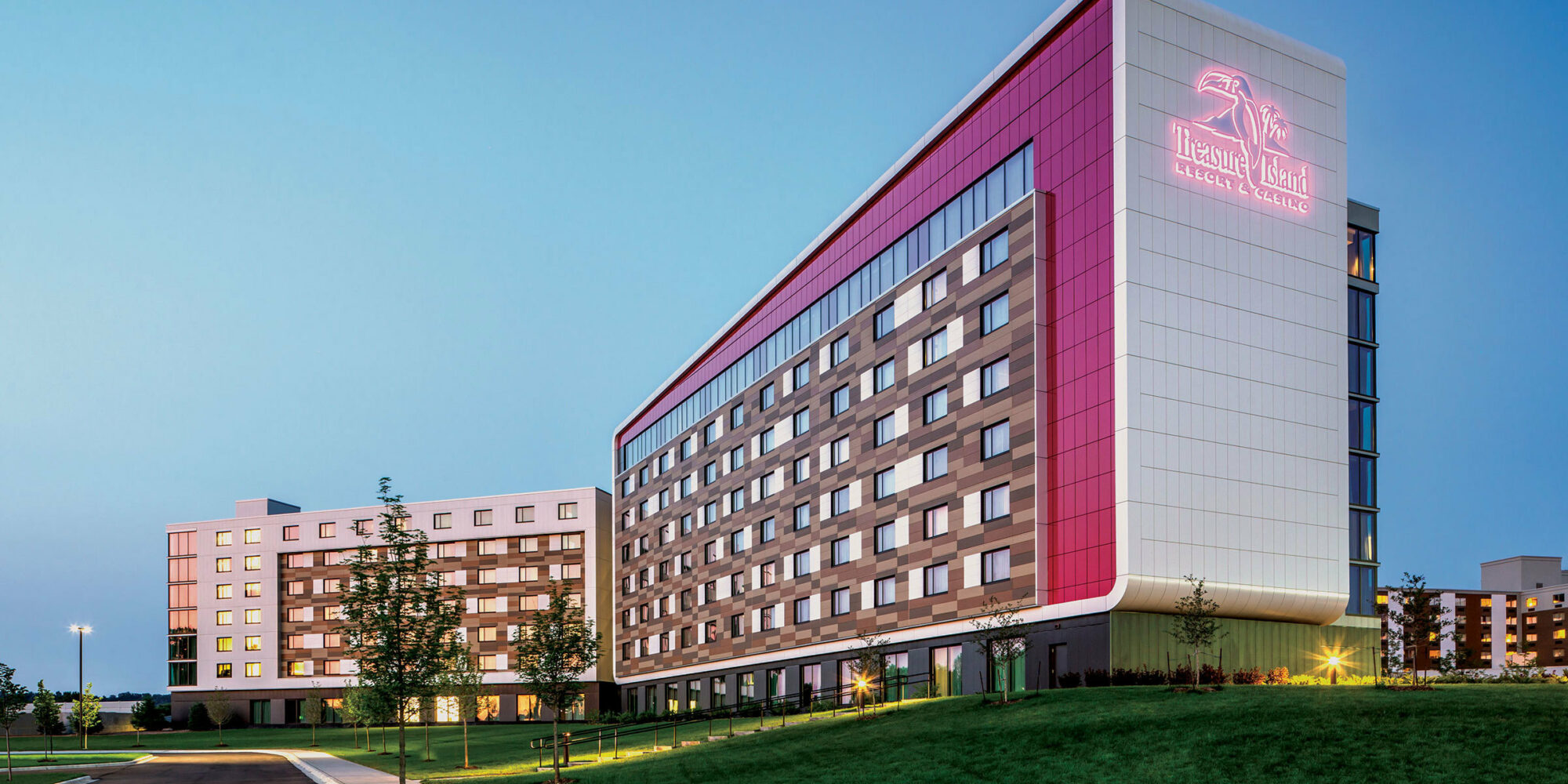Hotel Exterior Day 2400x1200