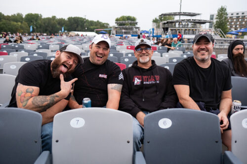 Guys Staind Crowd
